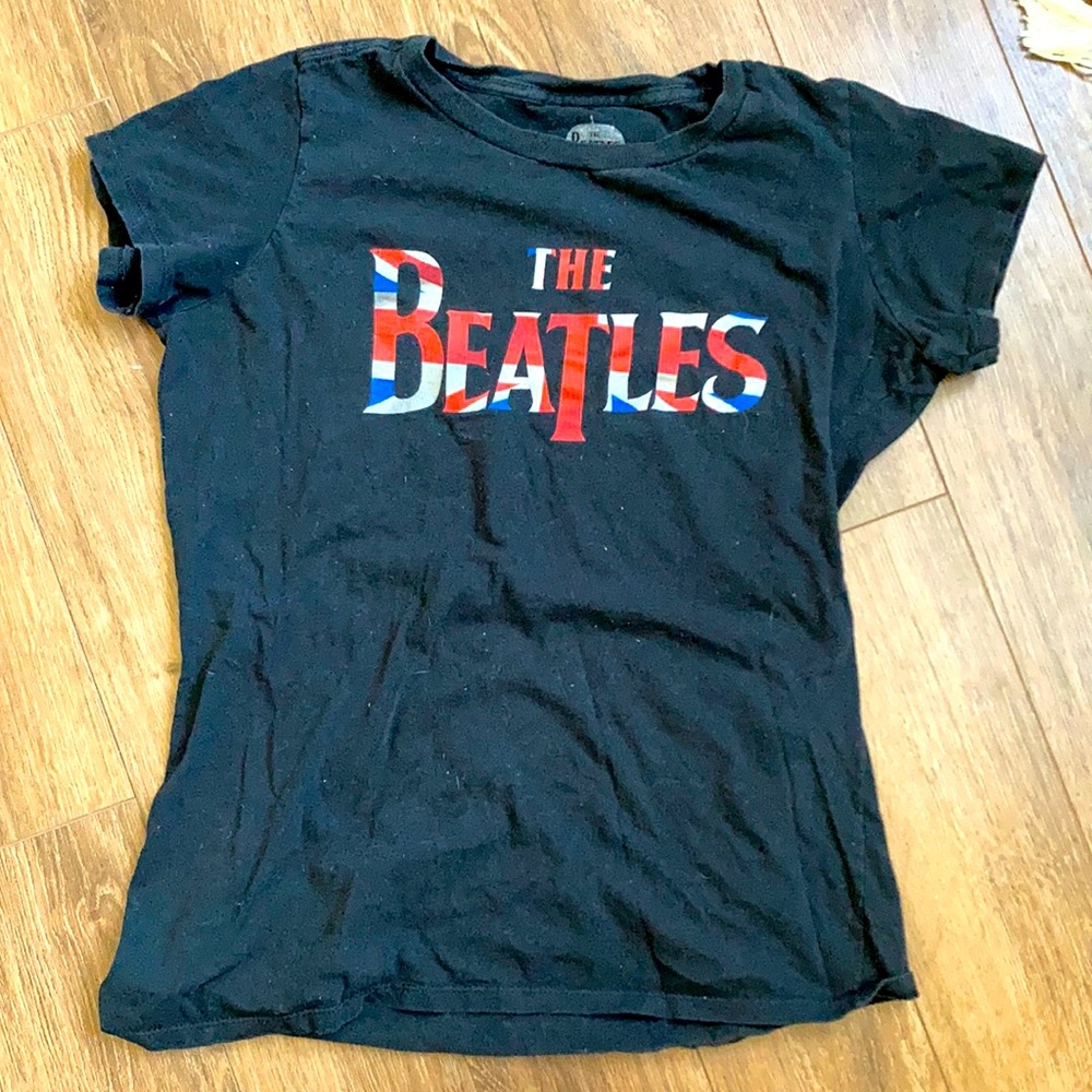 THE BEATLES OFFICIAL MERCH BAND TEE— Size WOMEN’s L (36” Bust)